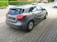 Gebraucht Mercedes A180 122 PS (89 kW) 2017 Mountaingrau  met. Kleinwagen