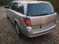 Gebraucht Opel Astra Edition 116 PS (85 kW) 2010 Kombi