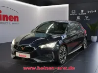 Używany Cupra Leon VZ 300 KM (220 kW) 2022 Niebieski Sedan/Limuzyna