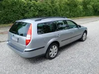 Gebraucht Ford Mondeo 130 PS (95 kW) 2004 Silber Kombi