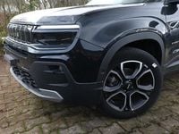 Neu Jeep Avenger Summit 110 PS (80 kW) 2025 Volcano black volcano black SUV