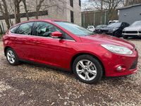 Gebraucht Ford Focus Champions Edition 125 PS (91 kW) 2012 Candyrot metallic Kleinwagen