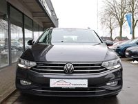 Gebraucht VW Passat Business 200 PS (147 kW) 2023 Mangangrau metallic Kombi