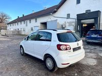 Gebraucht VW Golf VI 105 PS (77 kW) 2011 Weiß Kleinwagen
