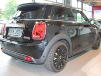 Gebraucht Mini Cooper SE 135 kW (184 PS) 2020 Midnight black metallic Kleinwagen