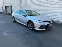 Gebraucht Toyota Camry 218 PS (160 kW) 2023 Silber Limousine