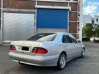 Gebraucht Mercedes E270 Avantgarde 170 PS (125 kW) 2000 Silber Limousine