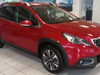 Gebraucht Peugeot 2008 Allure 131 PS (96 kW) 2019 Ultimaterot/metallic SUV
