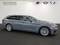 Gebraucht BMW 530e Sport Line 292 PS (214 kW) 2022 Berninagrau bernsteineffekt Kombi