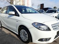 Gebraucht Mercedes B180 109 PS (80 kW) 2012 Weiß Van / Kleinbus