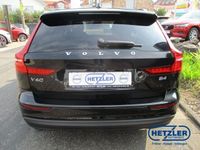Gebraucht Volvo V60 Core 197 PS (144 kW) 2023 Onyx black / metallic Kombi