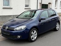 Gebraucht VW Golf VI Team 105 PS (77 kW) 2010 Blau Kleinwagen