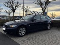 Gebraucht BMW 320 163 PS (119 kW) 2007 Blau Kombi