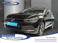 Gebraucht VW Golf VIII Move 110 PS (80 kW) 2024 (schwarz) deep black perleffekt Limousine