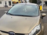 Gebraucht Ford Fiesta 85 PS (62 kW) 2012 Gold Kleinwagen