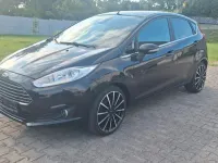 Gebraucht Ford Fiesta Individual 125 PS (91 kW) 2014 Schwarz Kleinwagen
