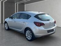 Gebraucht Opel Astra Innovation 140 PS (102 kW) 2012 Silber Kleinwagen