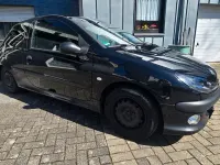 Gebraucht Peugeot 206 75 PS (55 kW) 2002 Schwarz Kleinwagen