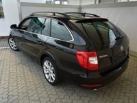 Gebraucht Skoda Superb Exclusive 140 PS (102 kW) 2015 Schwarz metallic Kombi