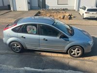 Gebraucht Ford Focus 101 PS (74 kW) 2005 Blau Limousine