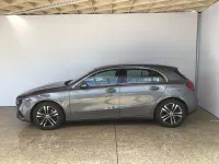 Gebraucht Mercedes A200 Advanced 150 PS (110 kW) 2025 lack mountaingrau Limousine
