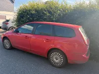 Gebraucht Ford Focus 105 PS (77 kW) 2009 Rot Kombi
