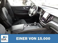 Gebraucht Volvo XC60 Momentum 197 PS (144 kW) 2023 Metallic SUV