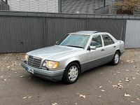 Gebraucht Mercedes E420 279 PS (205 kW) 1995 Silber Limousine