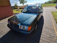 Gebraucht Mercedes E230 132 PS (97 kW) 1992 Grün Limousine