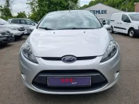 Gebraucht Ford Fiesta 96 PS (70 kW) 2011 Silber Kleinwagen