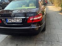 Gebraucht Mercedes E220 Avantgarde 170 PS (125 kW) 2009 Braun Limousine