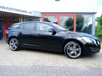 Gebraucht Volvo V60 Kinetic 150 PS (110 kW) 2011 Schwarz Kombi