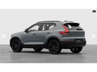 Neu Volvo XC40 Plus 163 PS (119 kW) 2026 Grau SUV