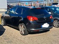 Gebraucht Opel Astra 116 PS (85 kW) 2014 Schwarz Limousine