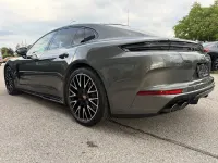 Gebraucht Porsche Panamera GTS 500 PS (367 kW) 2025 Grün Kleinwagen