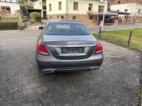 Gebraucht Mercedes E220 194 PS (142 kW) 2016 Grau Limousine