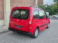 Gebraucht Peugeot Partner Tepee Tendance 90 PS (66 kW) 2010 Rot Van / Kleinbus