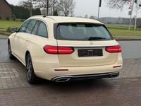 Gebraucht Mercedes E200 Avantgarde 160 PS (117 kW) 2022 Beige Limousine