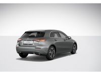 Gebraucht Mercedes A200 Advanced 150 PS (110 kW) 2024 Grau / mountaingrau (metallic) Coupé