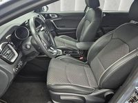 Gebraucht Kia Ceed Vision 120 PS (88 kW) 2023 (css) lunar silver m Kleinwagen