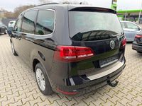 Gebraucht VW Sharan Comfortline 150 PS (110 kW) 2019 Schwarz Van / Kleinbus