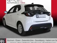 Neu Toyota Corolla 178 PS (130 kW) 2025 Platinumweiß Kombi