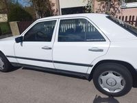Gebraucht Mercedes E230 132 PS (97 kW) 1988 Weiß Limousine