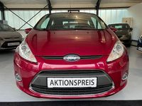 Gebraucht Ford Fiesta Titanium 82 PS (60 kW) 2011 Hot magenta metallic Kleinwagen