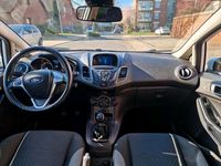 Gebraucht Ford Fiesta 101 PS (74 kW) 2016 Weiß Limousine