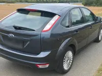Gebraucht Ford Focus 115 PS (84 kW) 2010 Grau Limousine