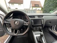 Gebraucht Skoda Octavia Style 150 PS (110 kW) 2015 Weiß Kleinwagen