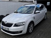Gebraucht Skoda Octavia Elegance 140 PS (102 kW) 2014 Weiß Kleinwagen
