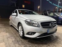 Gebraucht Mercedes A200 136 PS (100 kW) 2014 Silber Kleinwagen