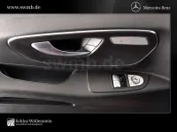 Gebraucht Mercedes Vito 190 PS (139 kW) 2022 Rot Van